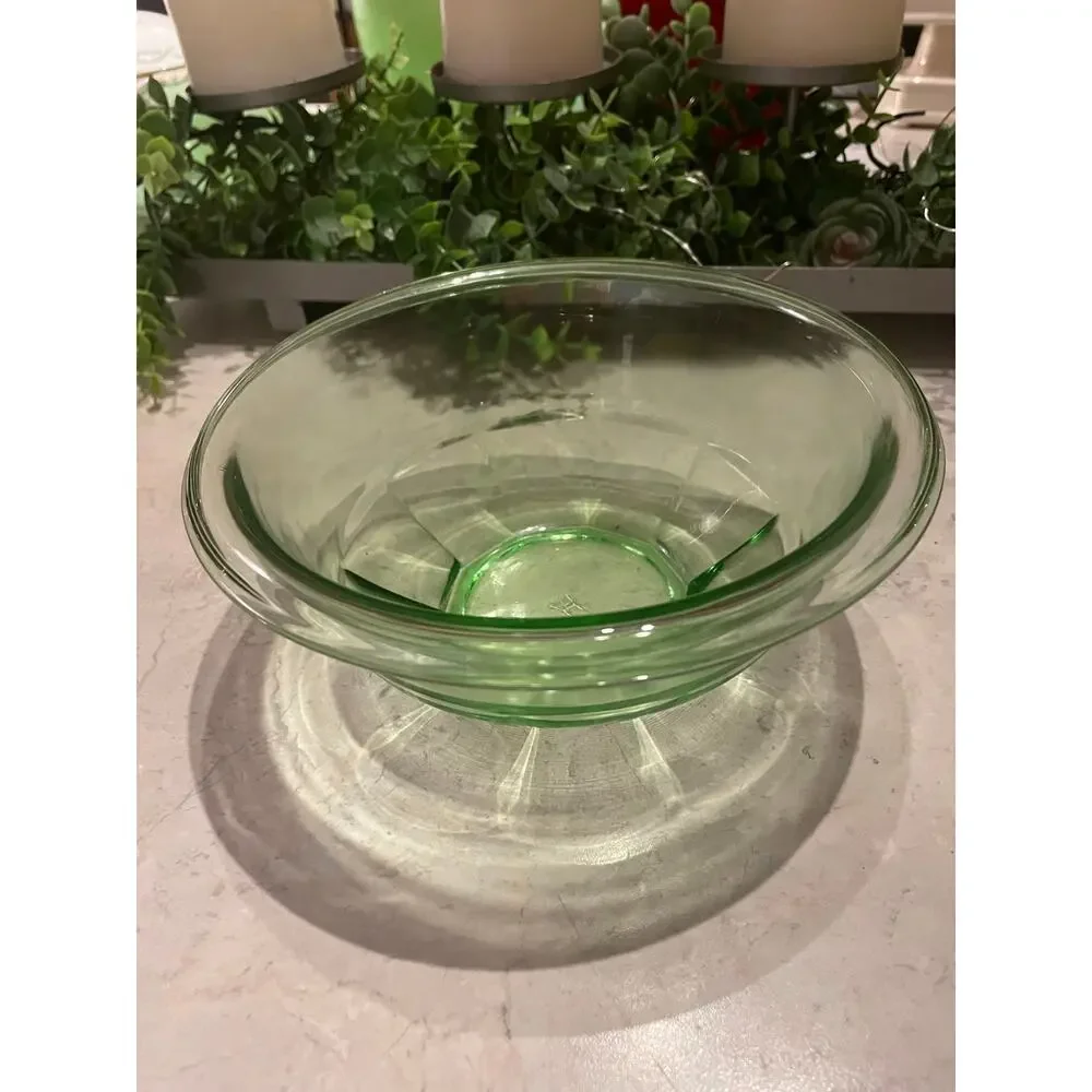 Vintage Hazel Atlas Medium Bowl Green Uranium MCM Rest Well pattern C1930 7.5x3